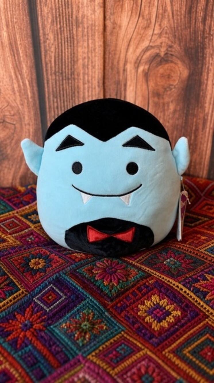 NWT‎ Squishmallows Drake Vampire Halloween Plush 8in w/ Hang Tag